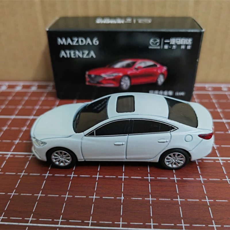 1/64 MAZDA 3 ATENZA Alloy Car Model Diecast Metal Toy Vehicle Car Model High Simulation Miniature Scale Collection Kids Toy Gift