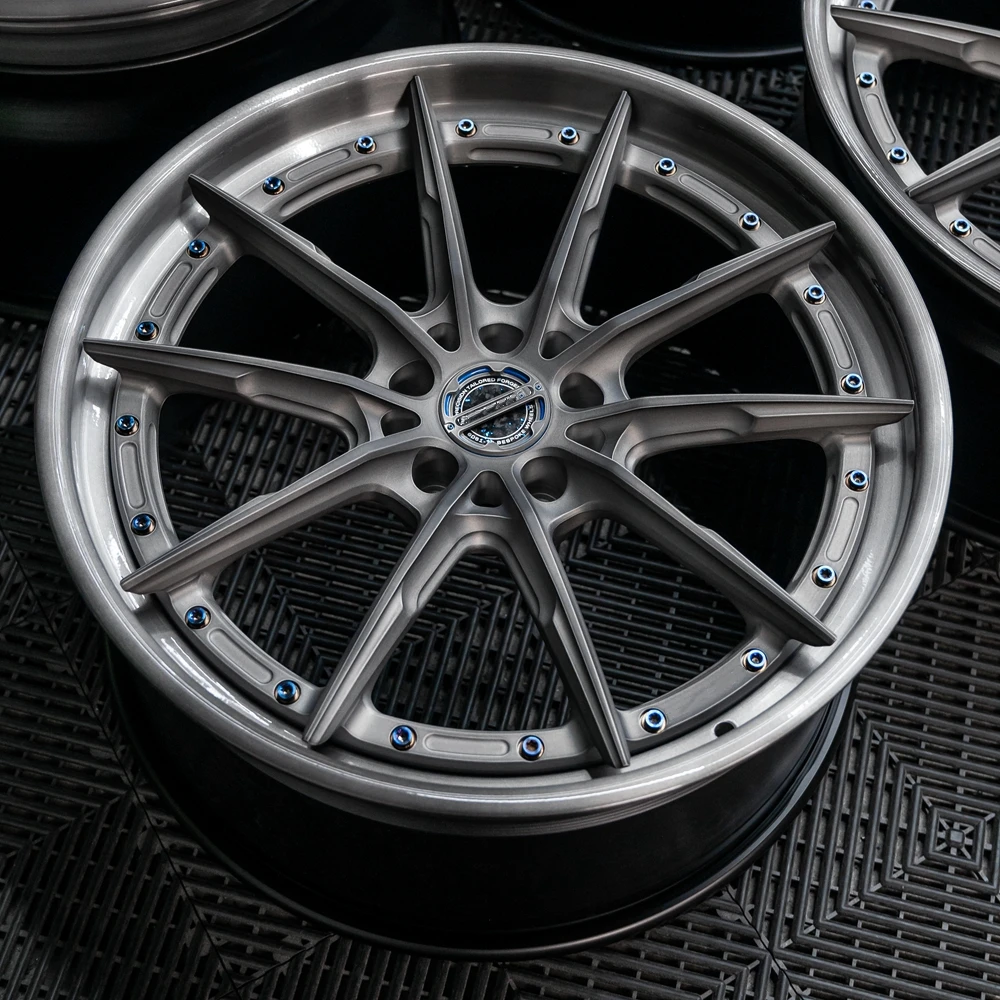 

Кованые двухсоставные диски 18, 19, 20, 22, 24 дюйма для Audi C7, S3, S5, Ferrari Portofino, F8, SF90, Roma, 812, 296, 488, FF, 458, GTC4, F40, F360