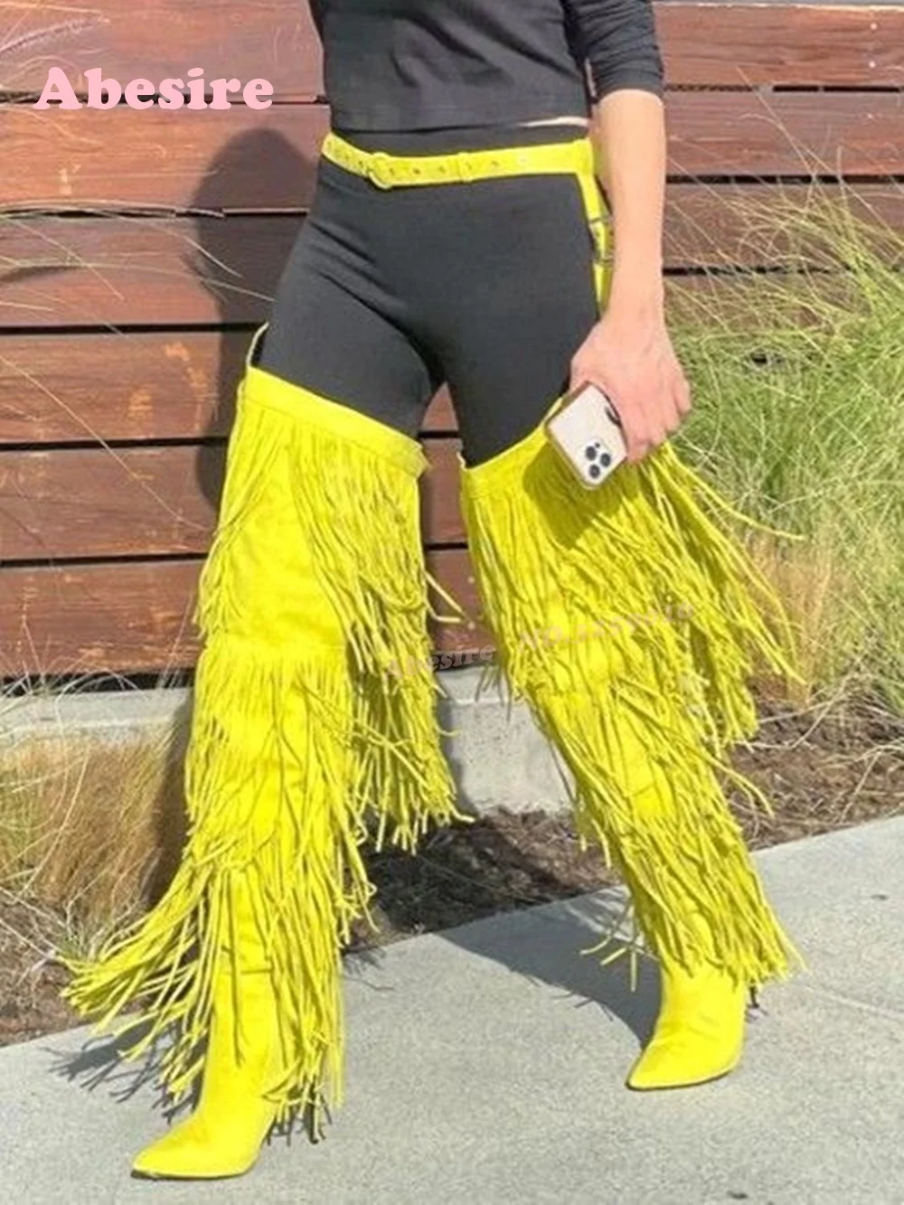 

Желтые брюки с кисточками и пряжкой на поясе, ботинки с острым носком на шпильке, женские высокие сапоги до бедра с боковой молнией, роскошные новинки 202, бахрома