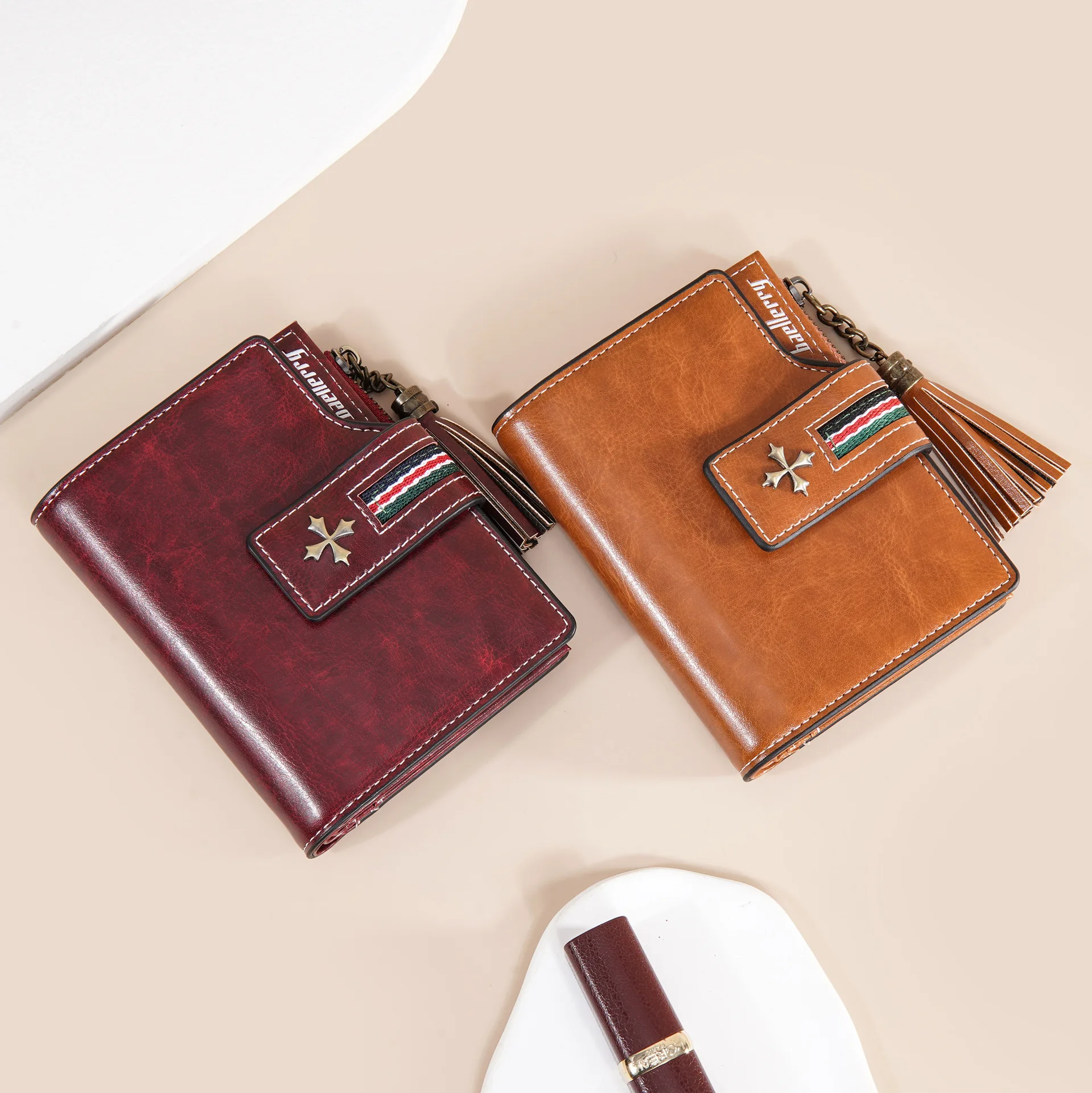 Neue PU-Damenbrieftasche mit Ölwachs-Lederquasten, Modische Dreifach Gefaltete Kurze Geldbörse, Mehrfach-Fach Reißverschluss-Münzbörse – Detail 2