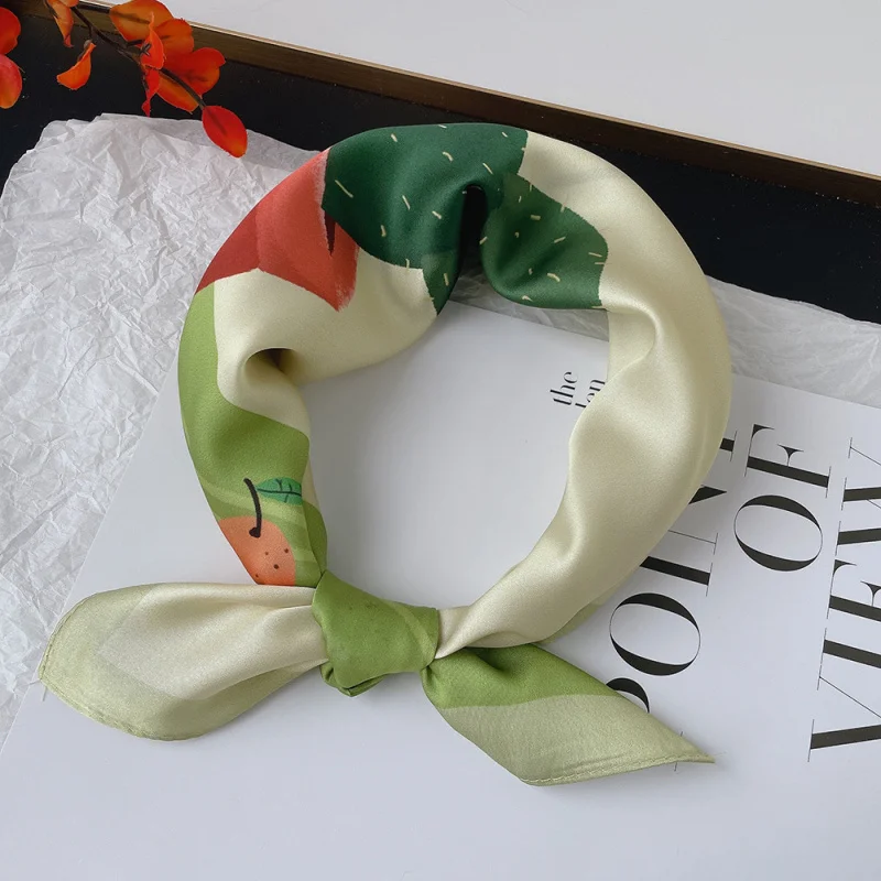 

Изысканный шелковый платок для женщин, 52x52 см, квадратный платок, декоративный маленький шейный платок, с мультяшным дизайном, для милых фотосессий.