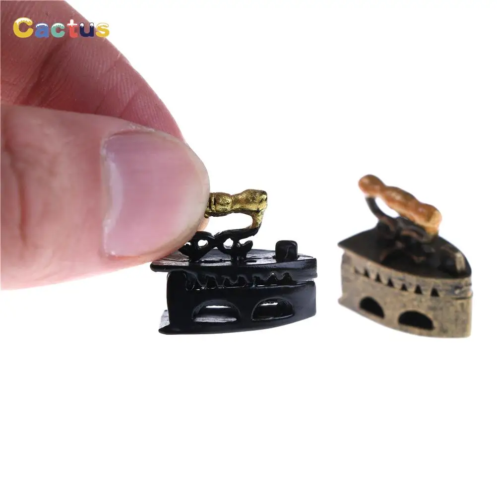 1PCS 1:12 Dollhouse Miniature Iron Mini Metal Adornment Iron Clothes Tool Doll House Accessories