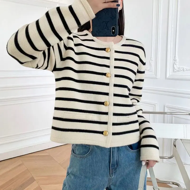 Original Niche Design Gold Buckle Striped Knitted Cardigan Women\'s Outerwear New Knitted Sweater Jacket Long Sleeved Top Trendy