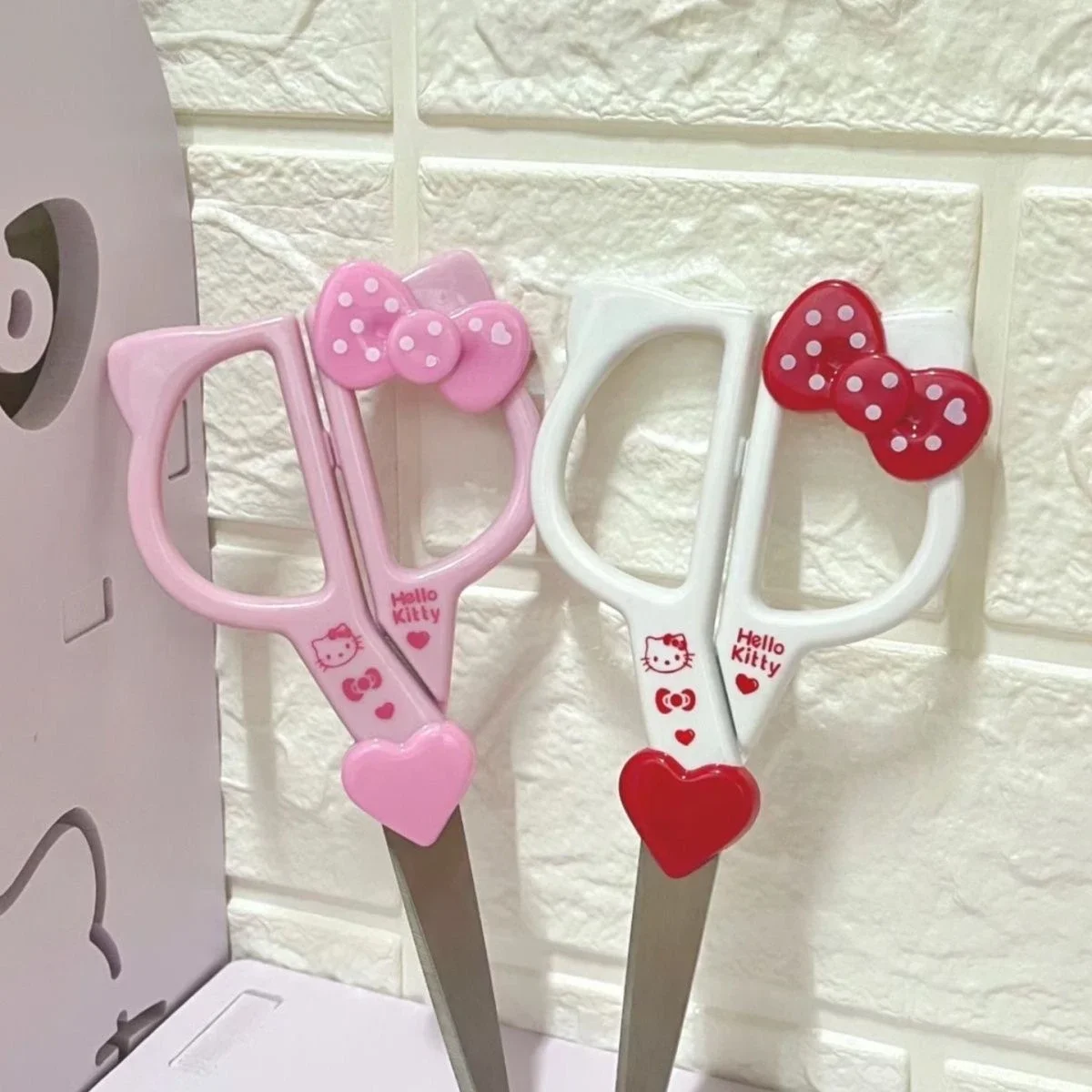 Sanrio cartoon cute kitty household hand-cut scissors stickers students hand account paper-cut paper unbox