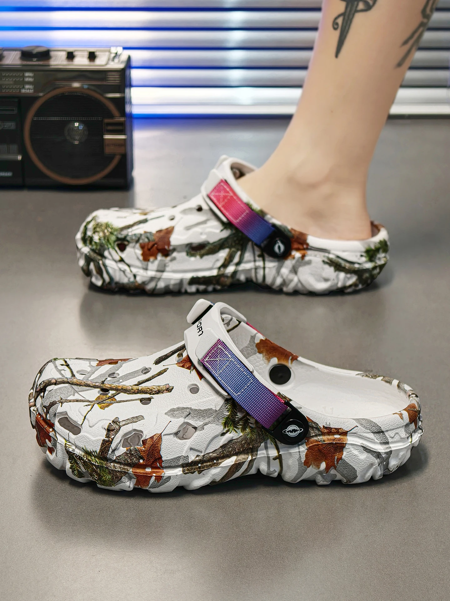 Neue Herren-Clogs, Pantoffeln, Sandalen, Gartenschuhe, flache Tarnmuster-Sandalen, Herren-Sneaker, Outdoor-Flip-Flops, Hausschuhe – Detail 12