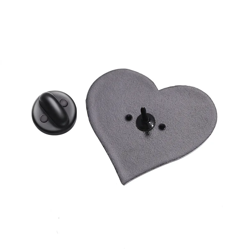 Gothic Heart Enamel Pin Cute Skeleton Hand Dark Floral Alloy Brooch for Backpack Jacket Scarf Accessory Halloween Gift