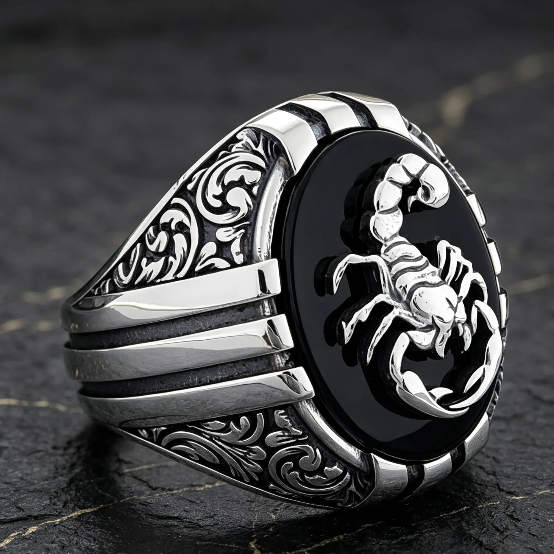 Anillo de sello vintage con escorpión para hombre, incrustaciones de ónix negro tallado, anillo gótico punk, joyería de declaración del zodiaco de Escorpio, regalo.