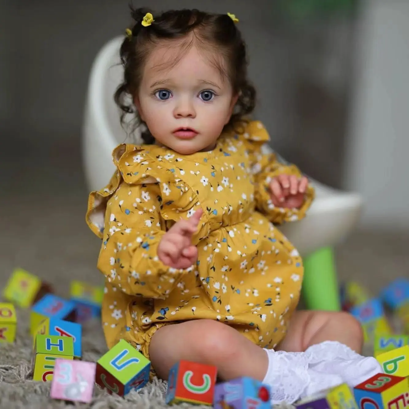 

Lifelike Reborn Baby Dolls Girl - 22 Inch Handmade Realistic Baby Doll Cloth Soft Body Newborn Silicone Baby Doll with Toy