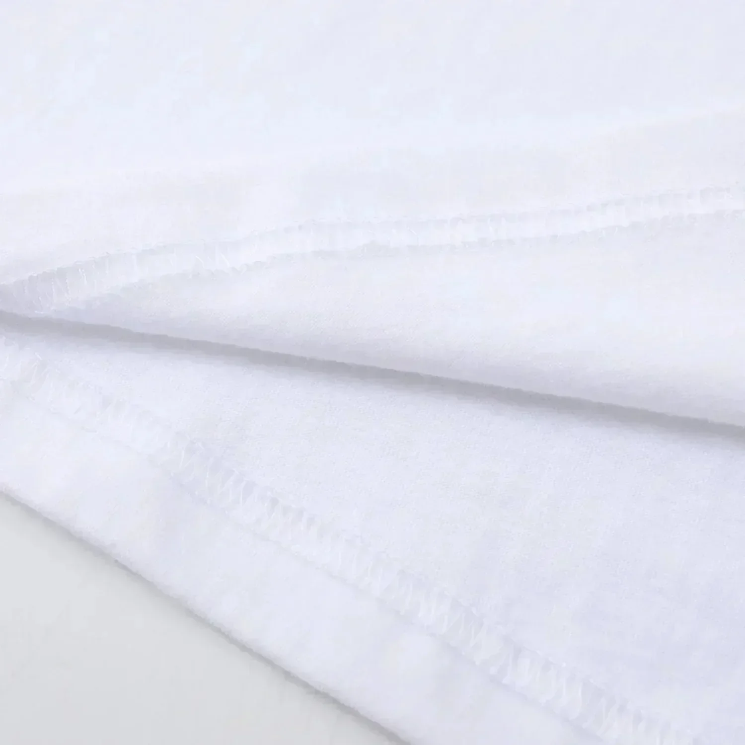 Kurzärmliges, locker bedrucktes Damen-T-Shirt mit Klavier- und farbenfrohem Figurendruck und Freizeitmuster