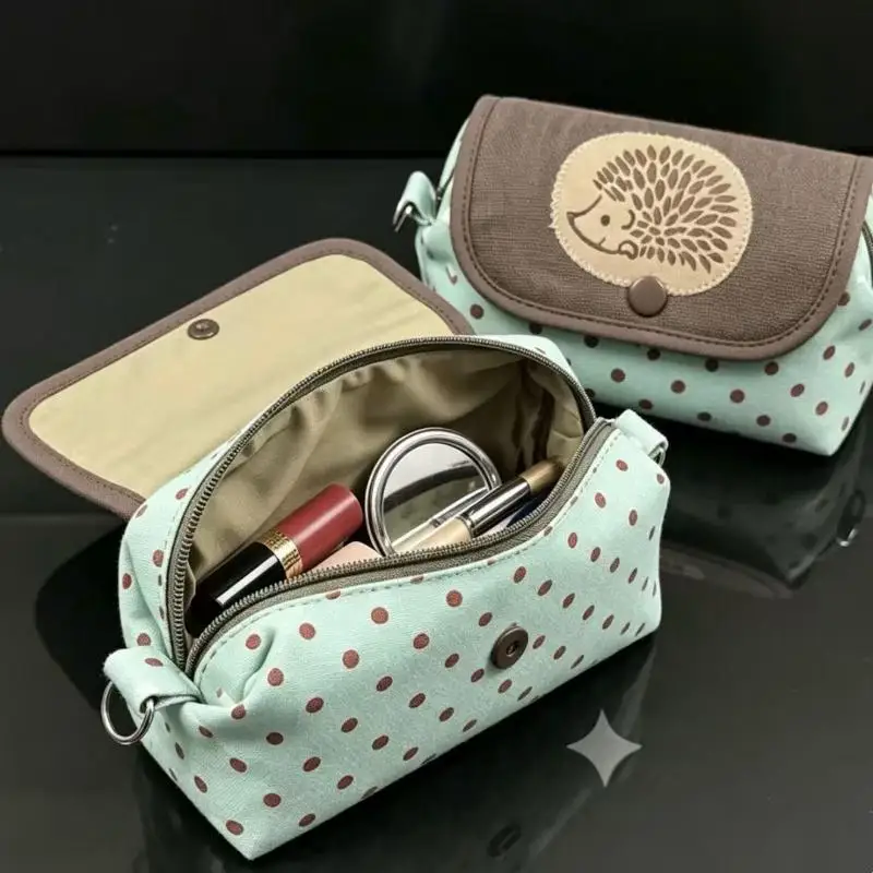 Niedliches Igel-Federmäppchen mit Tupfenmuster, Multifunktionale Kosmetiktasche, Große Kapazität, Tragbarer Make-up-Organizer für den täglichen Gebrauch von Frauen – Detail 5