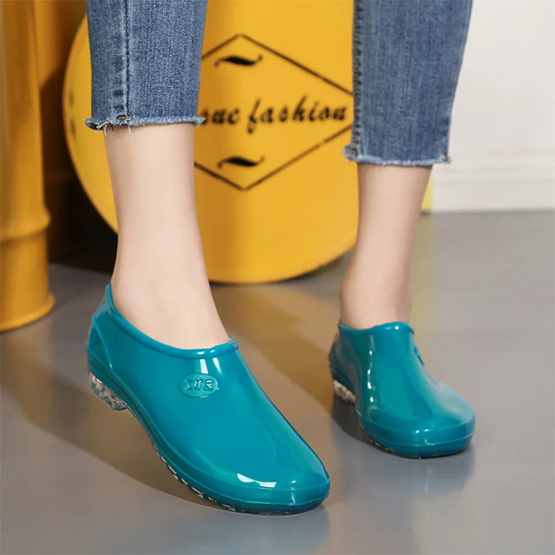 

Ladies Rubber Shoes Female Kitchen Non-slip Work Waterproof Shallow Mouth Adult Flat Bottom Short Tube Shoes Low-top Rain Shoes