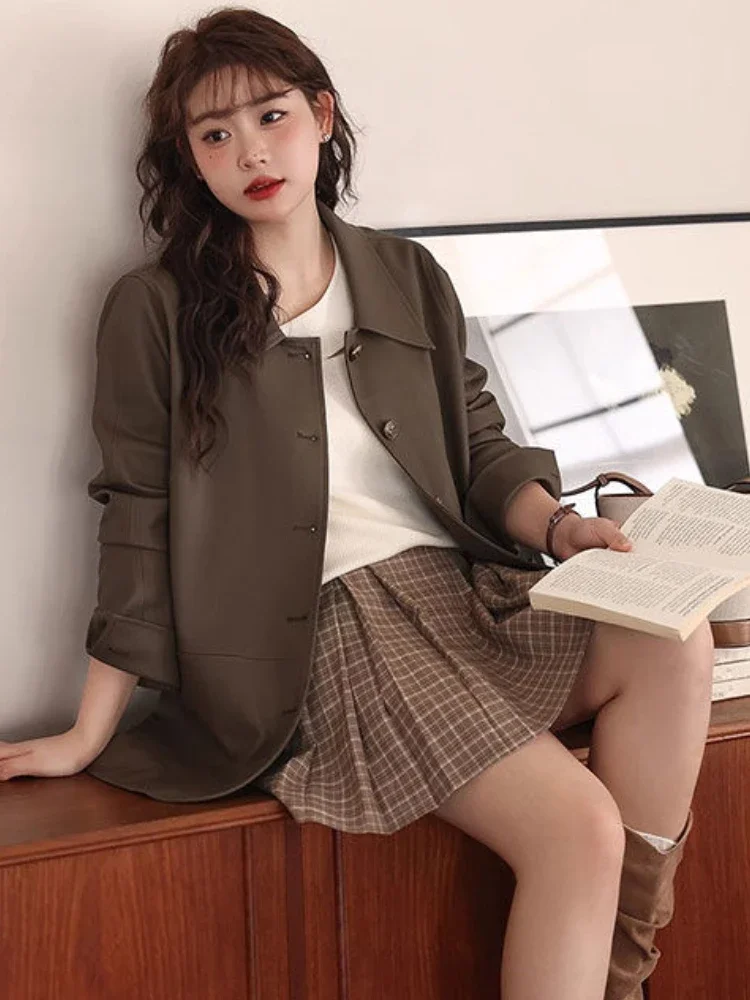 Spring New Women's Coat with A Lapel and Single Breasted Style, Long Sleeved Casual Retro Motorcycle High-end Leather Jacket