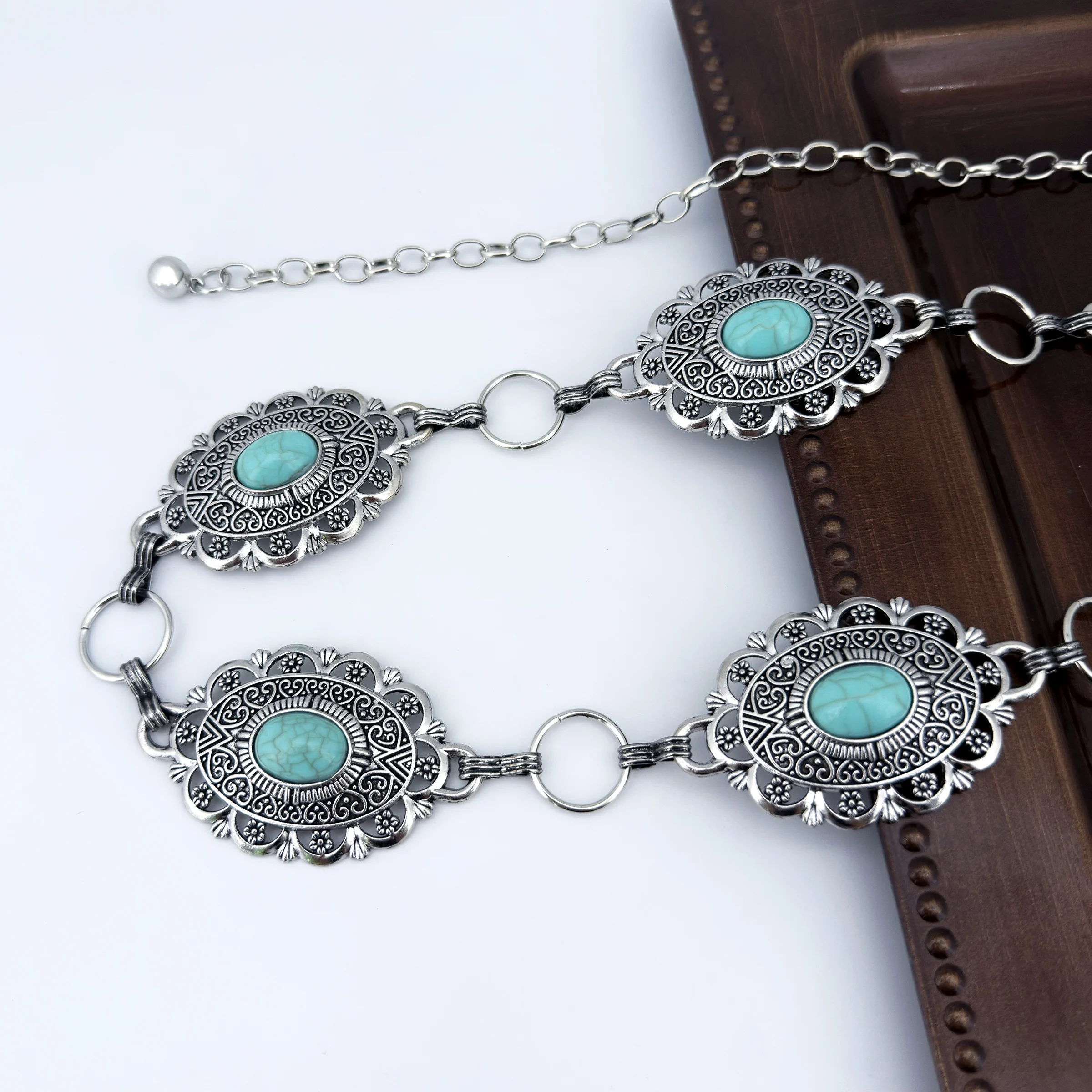 Westlicher Vintage-Ethno-Stil, hohler ovaler Gürtel mit Türkis-Einlage, luxuriöser Damen-Metallgürtel, passend zum Rock, für einen gehobenen modischen Auftritt – Detail 5