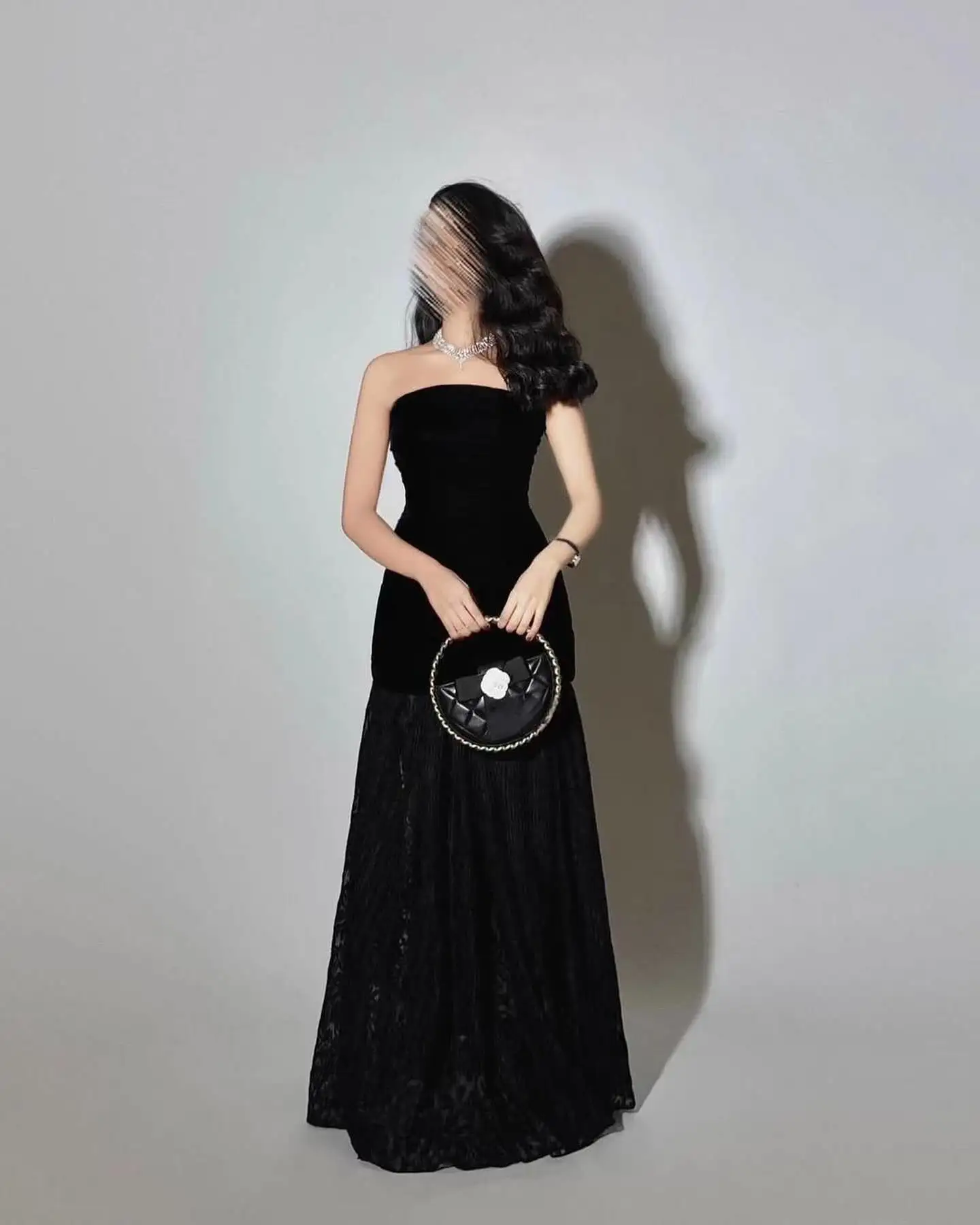 2025 выполненное на заказ платье для выпускного вечера из органзы без бретелек со съемными рукавами, сексуальное бархатное кружевное вечернее платье на молнии сзади и скользящим шлейфом