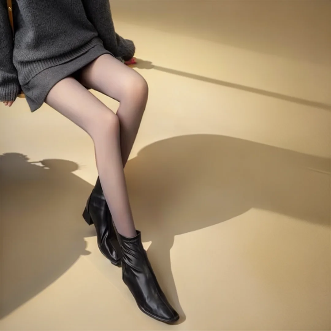 เลกกิ้งแฟชั่นผู้หญิง ทรงสกินนี่ ดีไซน์เว้าข้าง ขากว้าง ปิดบังหุ่น ไม่เห็นรอยต่อ ออกแบบมาเพื่อใส่เล่นกีฬา ยาวคลุมเท้า ช่วยยกกระชับ