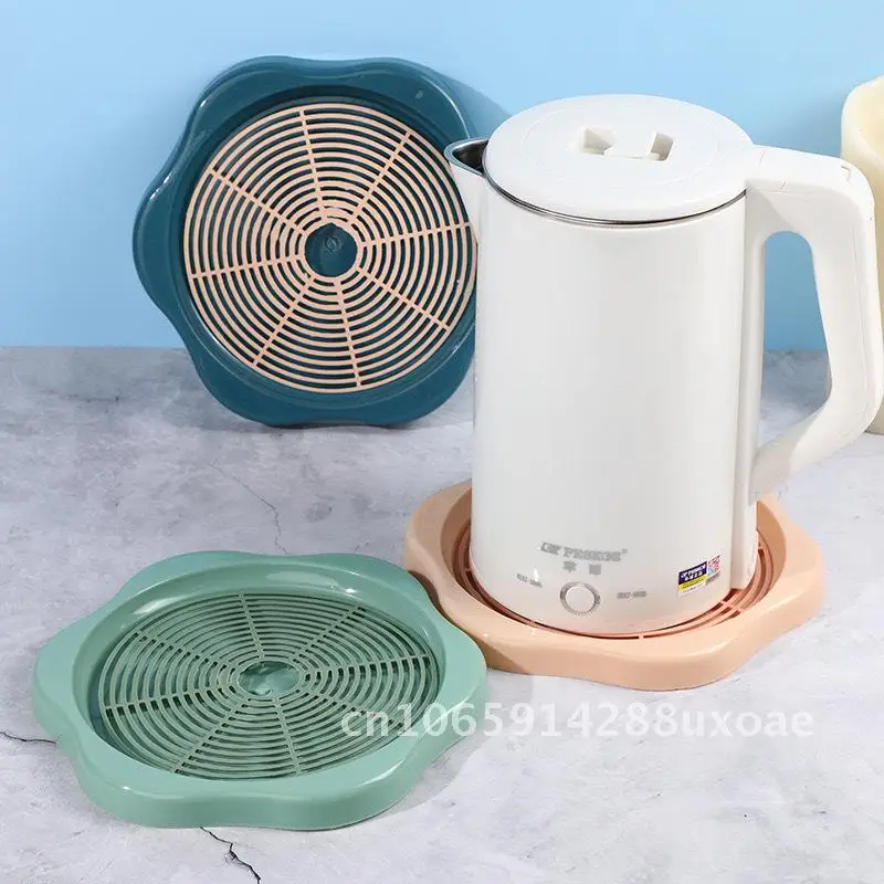 

Household Plastic Thermos Mat Hexagon Water Bottle Heat Insulation Pad Green Blue Modern Minimalist Kitchen Living Room Coaster