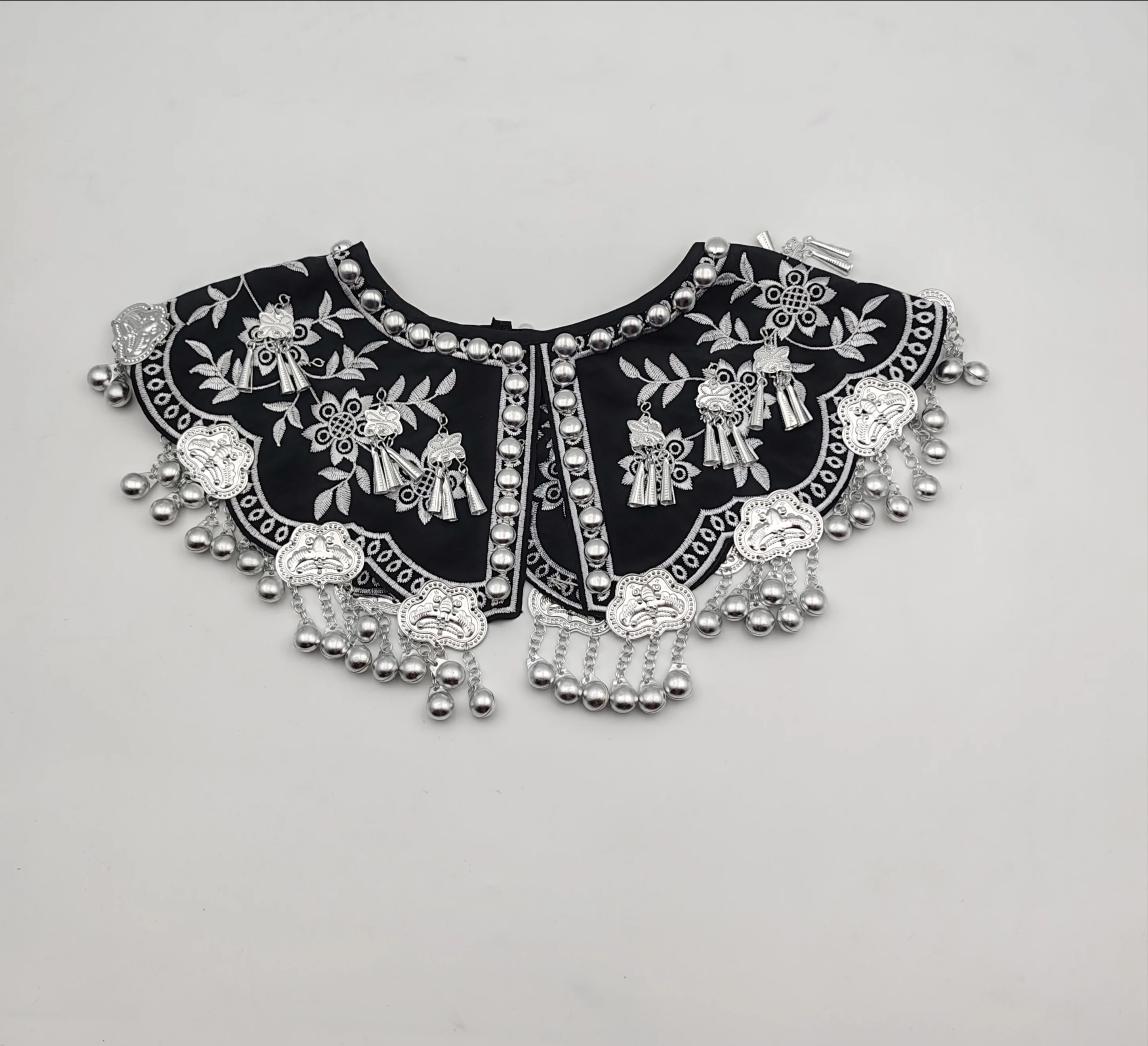 Chinese Hmong Shawl Retro Versatile Black Fake Collar, Miao Shawl Clothing Matching, A  Scarf With Bells And Sequins