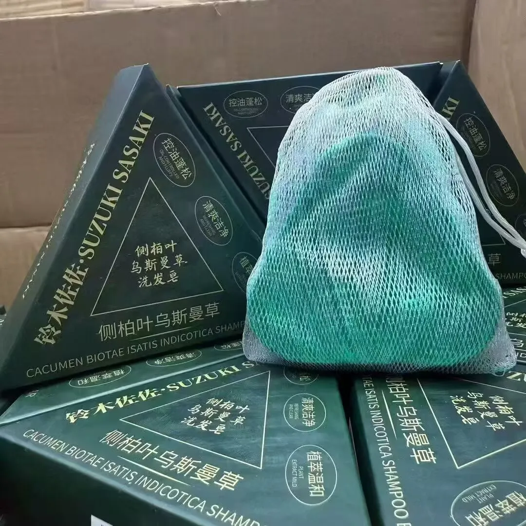 

120 г травяного шампуня Uthman и мыла ручной работы имеют эффекты освежающего разума, контролирует масло и делает пушистые волосы.