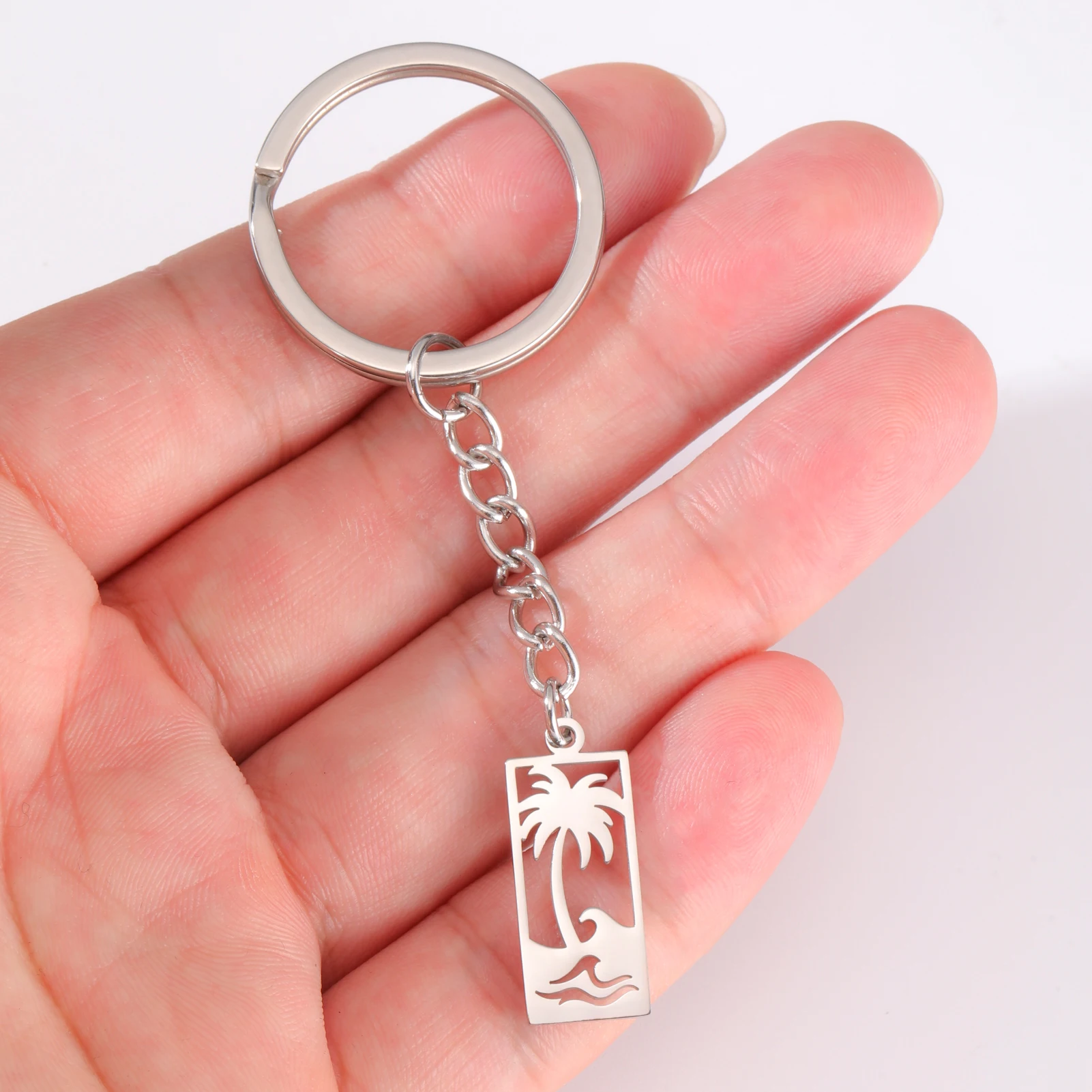 Ocean Wave Keychain for Woman Men Dad Car Key Chain Ring Palm Tree Sandy Beach Stainless Steel Gold Color Pendant Jewelry Gift