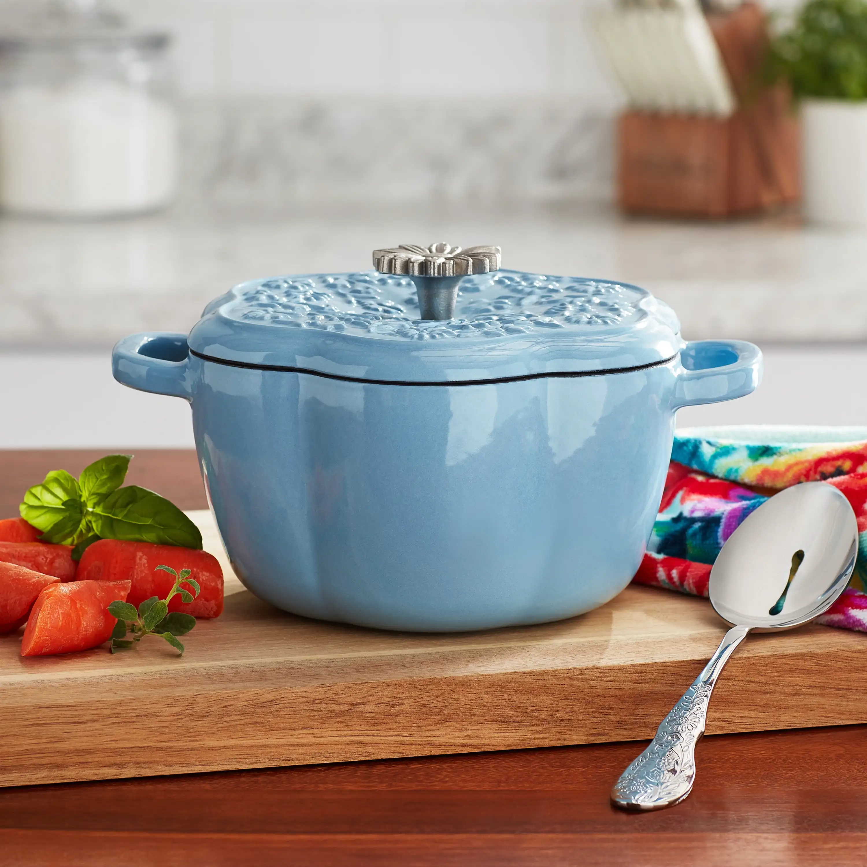 

Floral Enamel on Cast Iron 2-Quart Dutch Oven with Lid, Periwinkle