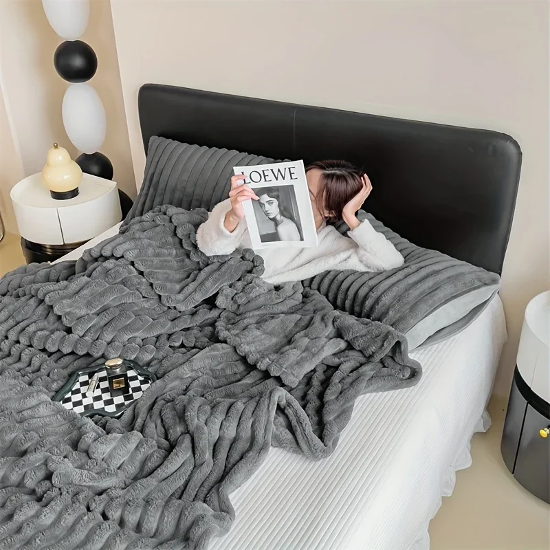 

1pc Throw Blanket for Bed - 250GSM Soft & Warm Fluffy Blanket, Decorative Striped Blankets for Winter Nap / Sleep
