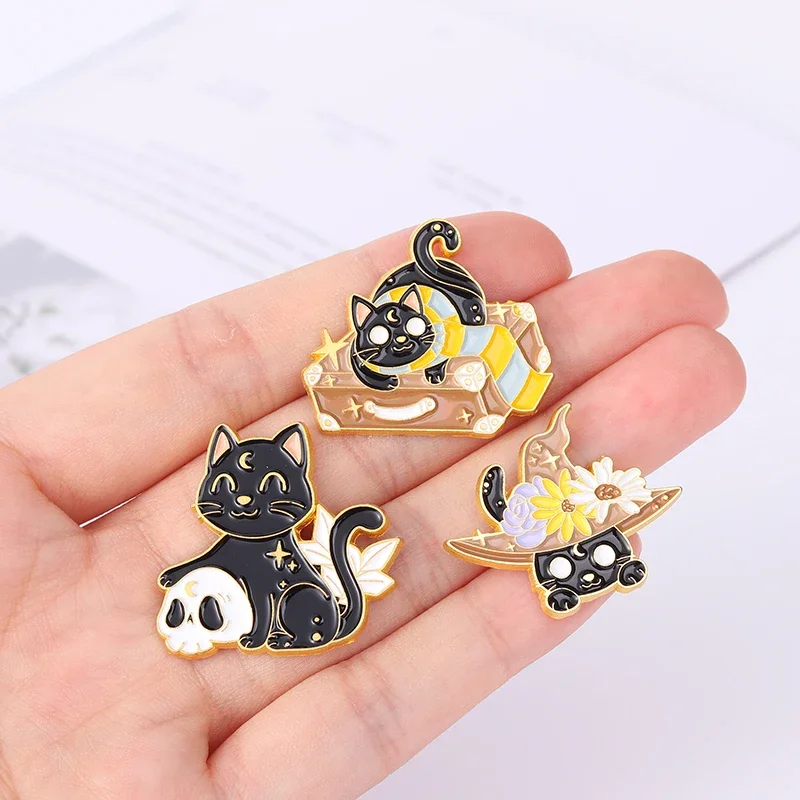 Punk Magic Witch Skeleton Cat smalto Pins Moon Cat spille magiche in metallo regalo gotico di gioielli di Halloween per gli amici all\'ingrosso