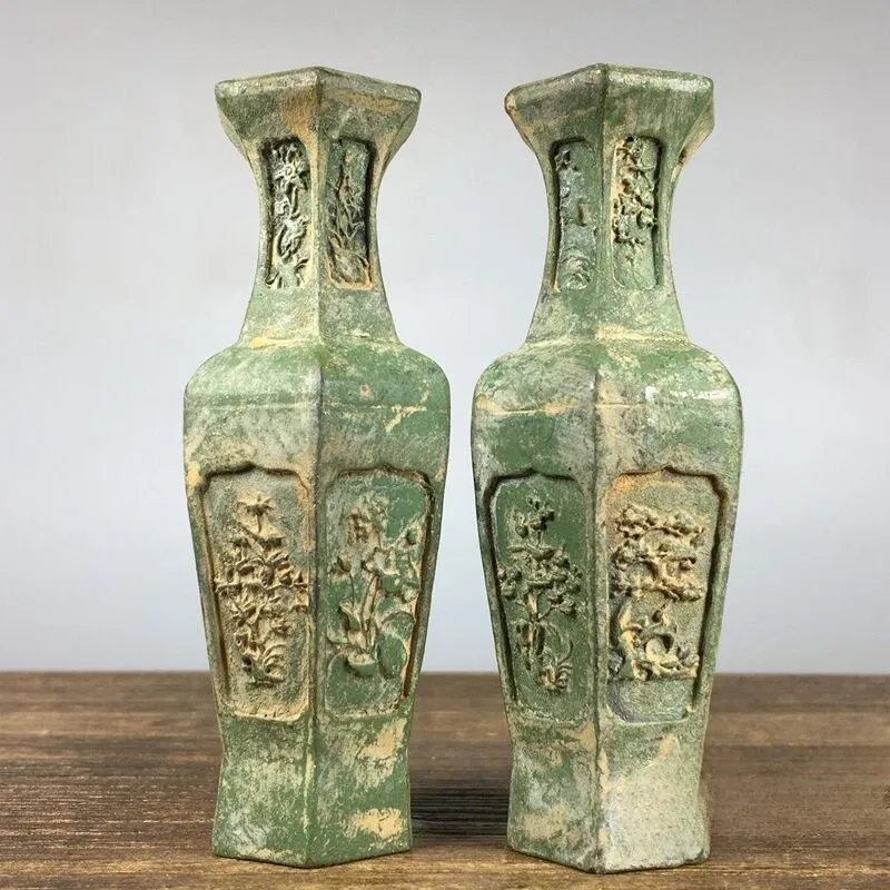 Antique and old alloy copper carving, Meilan bamboo chrysanthemum vase ornament, a pair of teapot bottles, green rust bogu frame