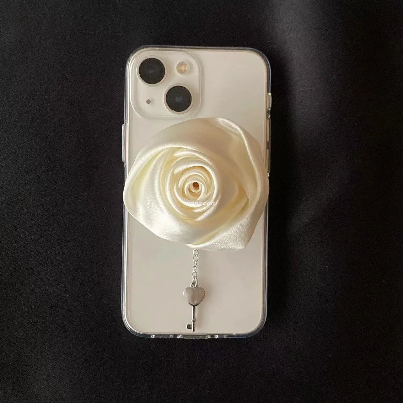 South Korea ins handmade rose rose love lock head hanging mobile phone air bag bracket for 15/13/12/11 mobile phone case