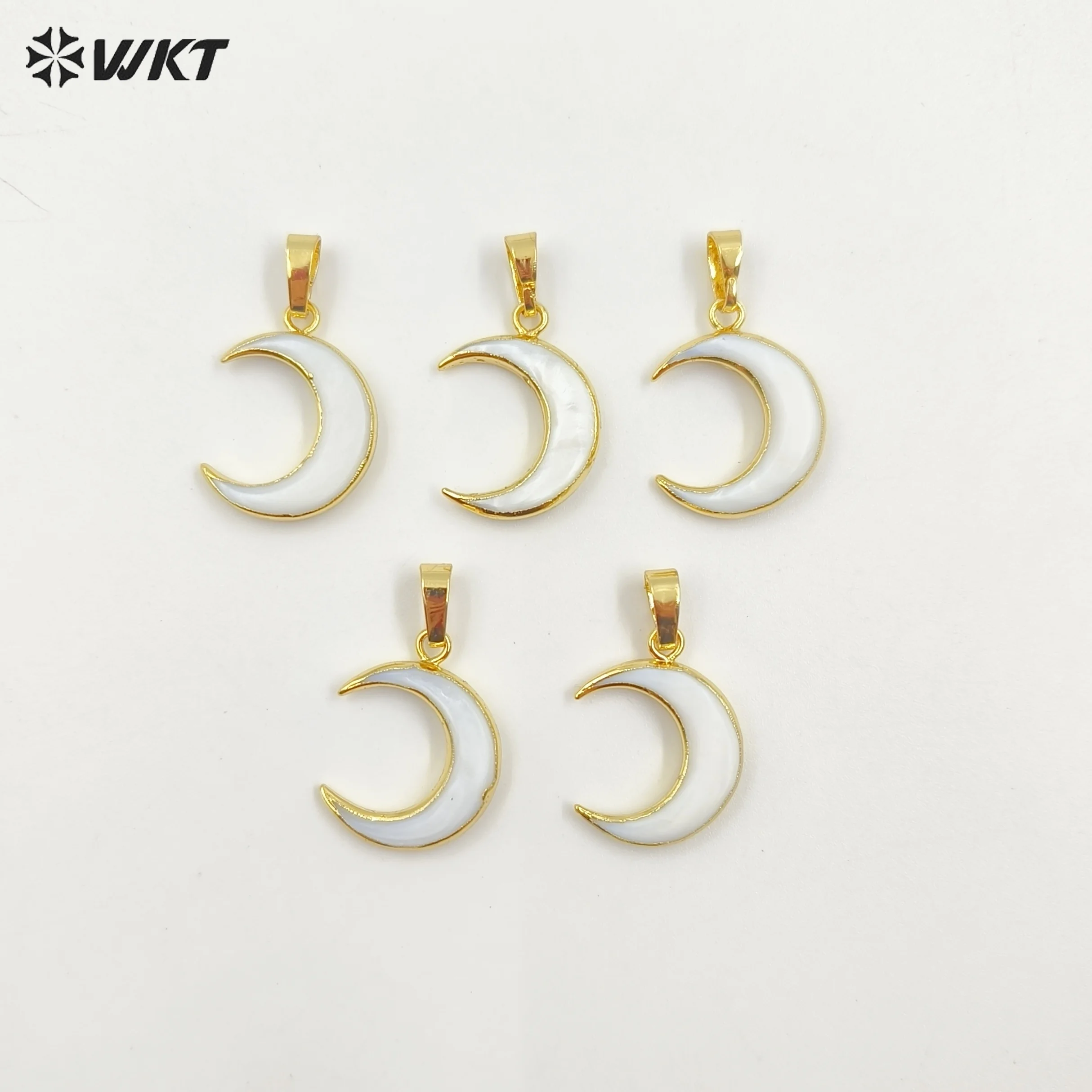 

WT-P956 Wholesale Tiny Crescent White Moon Pendant 24k Gold Trim Small Crescent Horn Moon Shell Pendant