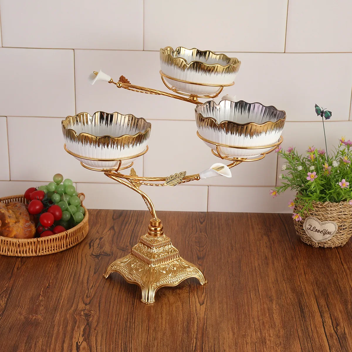 European creative home living room coffee table wrought iron tempered glass fruit plate elegant and generous multi-layer ceramic