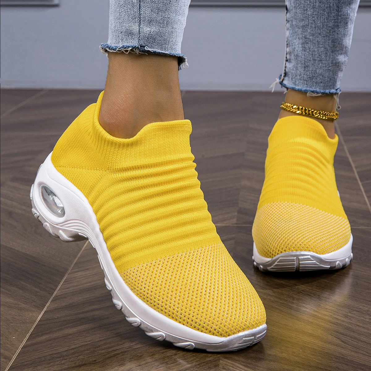 Ladies Low Top Outdoor Thick Sole Increased Lightweight Breathable Socks Shoes Walking Shoes Casual Shoes