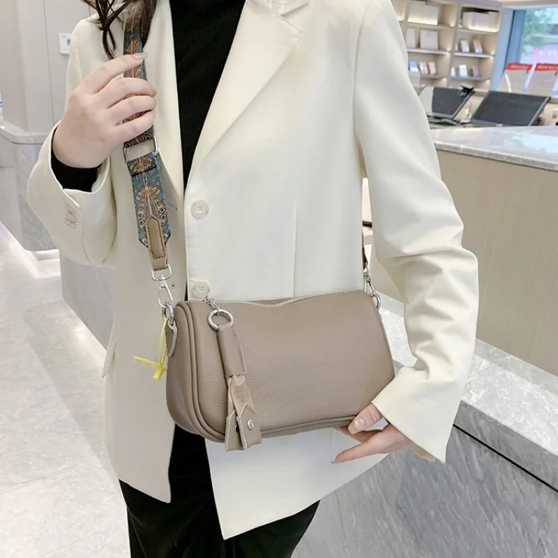 

New Trend Design Women Crossbody Bag Fashionable Portable Chain Strap Shoulder Bag High Quality Popular Small Square Bag