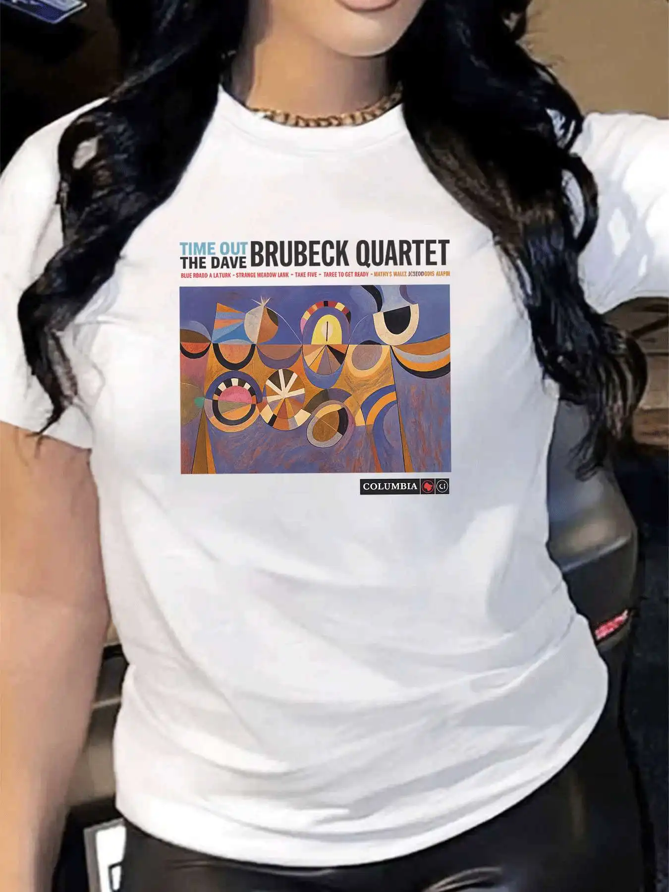 

【1142041】Женская футболка больших размеров с круглым вырезом и короткими рукавами, эластичными полурукавами и модными принтами