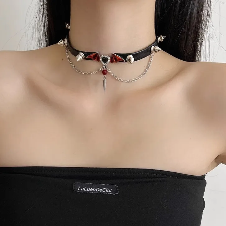 

Punk Dark Goth Girl Leather Choker Necklace with Demon Wings for Women Sweet Cool Fashion Accessory