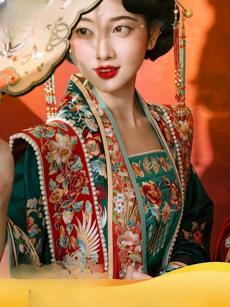 

Back to the Han Dynasty Huacheng's double-work embroidered phoenix crowns and red wedding robes Hanfu dresses women's wear