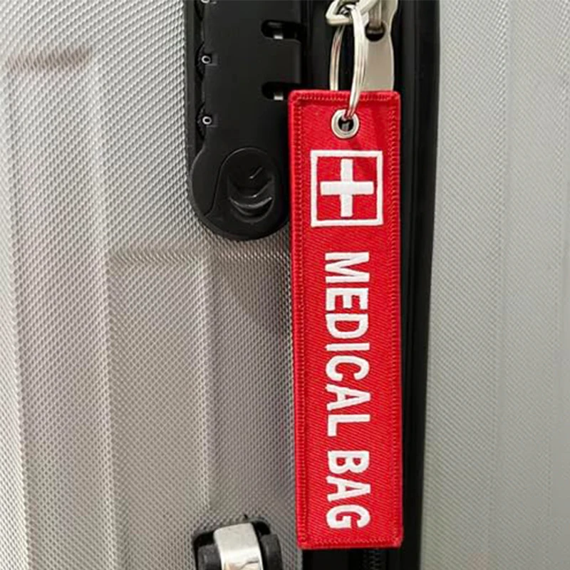 200Pcs Portable MEDICAL BAG Luggage Key Tags White Cross First Aid Identification Pendant for Travel Suitcase Medical Emergency