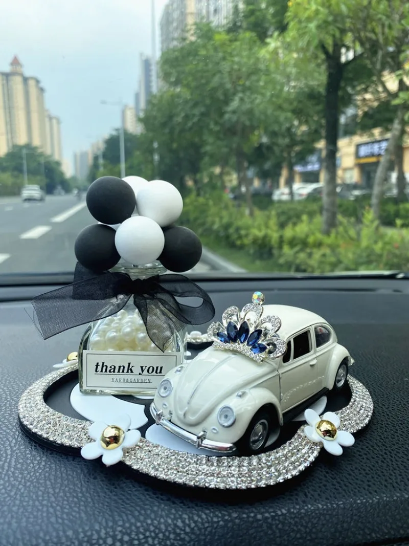 

Car aromatherapy cute interior decoration supplies Automobile ornaments center console perfume table instrument table ornaments