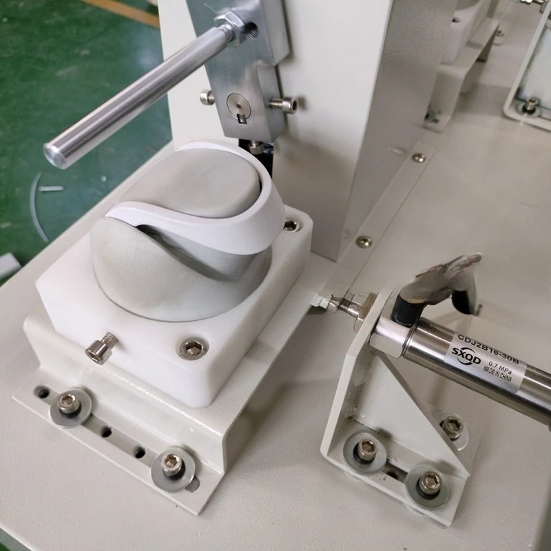 Thermos cup cap opening and closing life testing machine, three-station bottle cap life testing machine