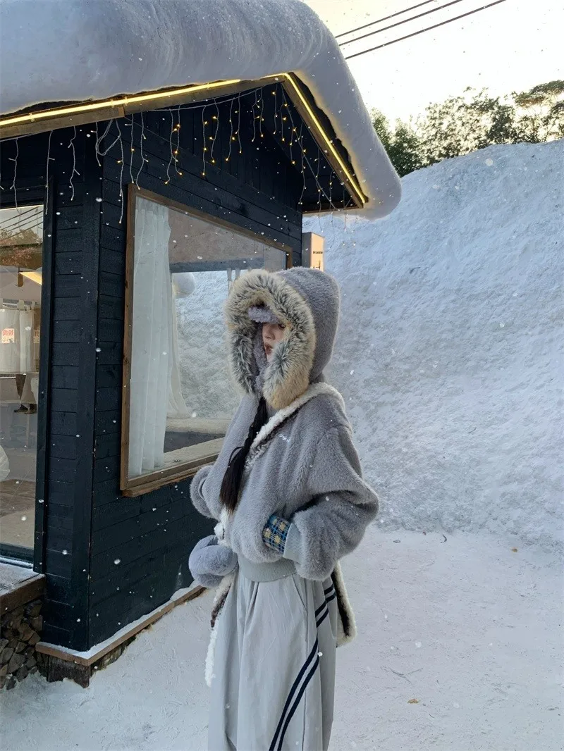 

Тепло и шлейф: женское бархатное пальто с капюшоном из ягненка и меховым воротником, повседневное универсальное зимнее пальто с хлопковой подкладкой в стиле ретро, свободная посадка