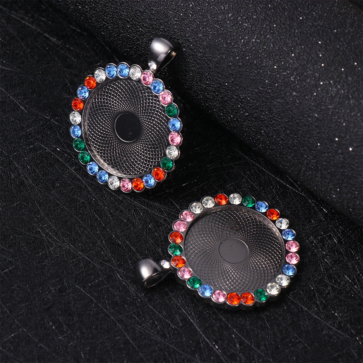 

12pcs Round Rhinestone Pendents Shining Jewelry Parts Accessories DIY Tray Circle Pendant Glossy Charm Necklace Making Beads