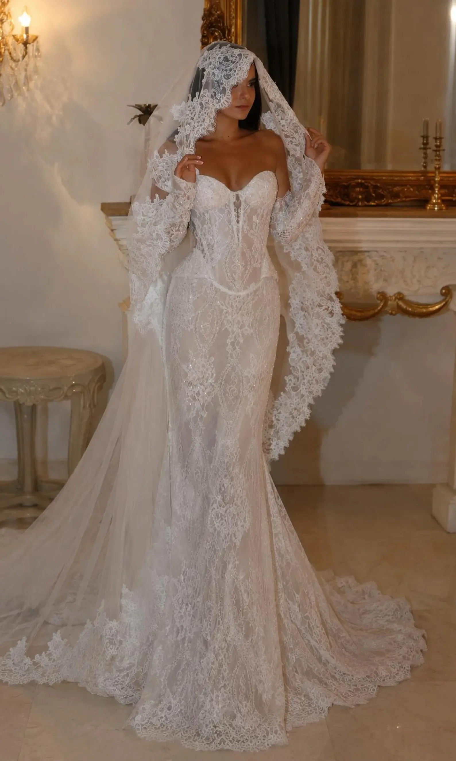 Vintage Cathedral Bridal Veil Delicate Handcrafted Floral Lace Scallop Edge Trailing Wedding Veils Customized Bride Headpiece