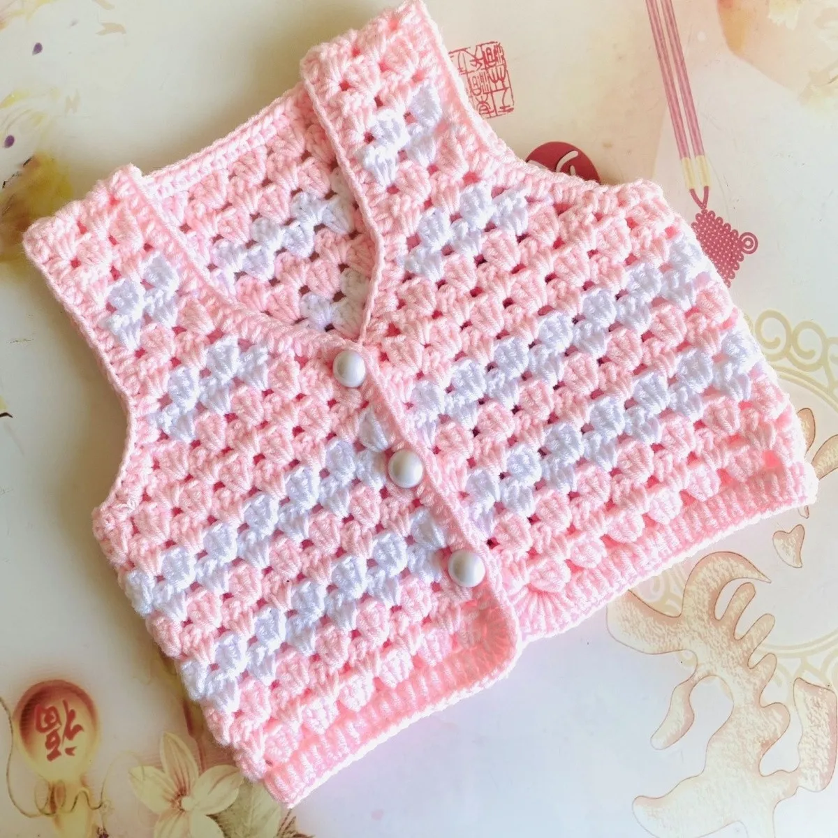 

Wearing children's clothing sweaters hand woven girl vests 0-5-year-old baby vests children's knitted cardigans