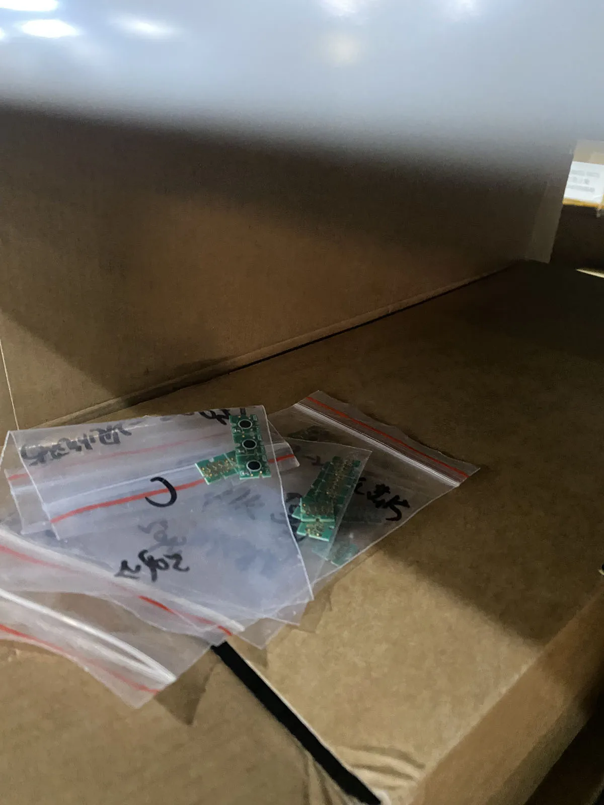 

T6941-T6945 Cartridge Chip For Epson SureColor T3000 T5000 T7000 T3070 T5070 T7070 T3200 T5200 T7200 T3270 T5270 T7270 Printer