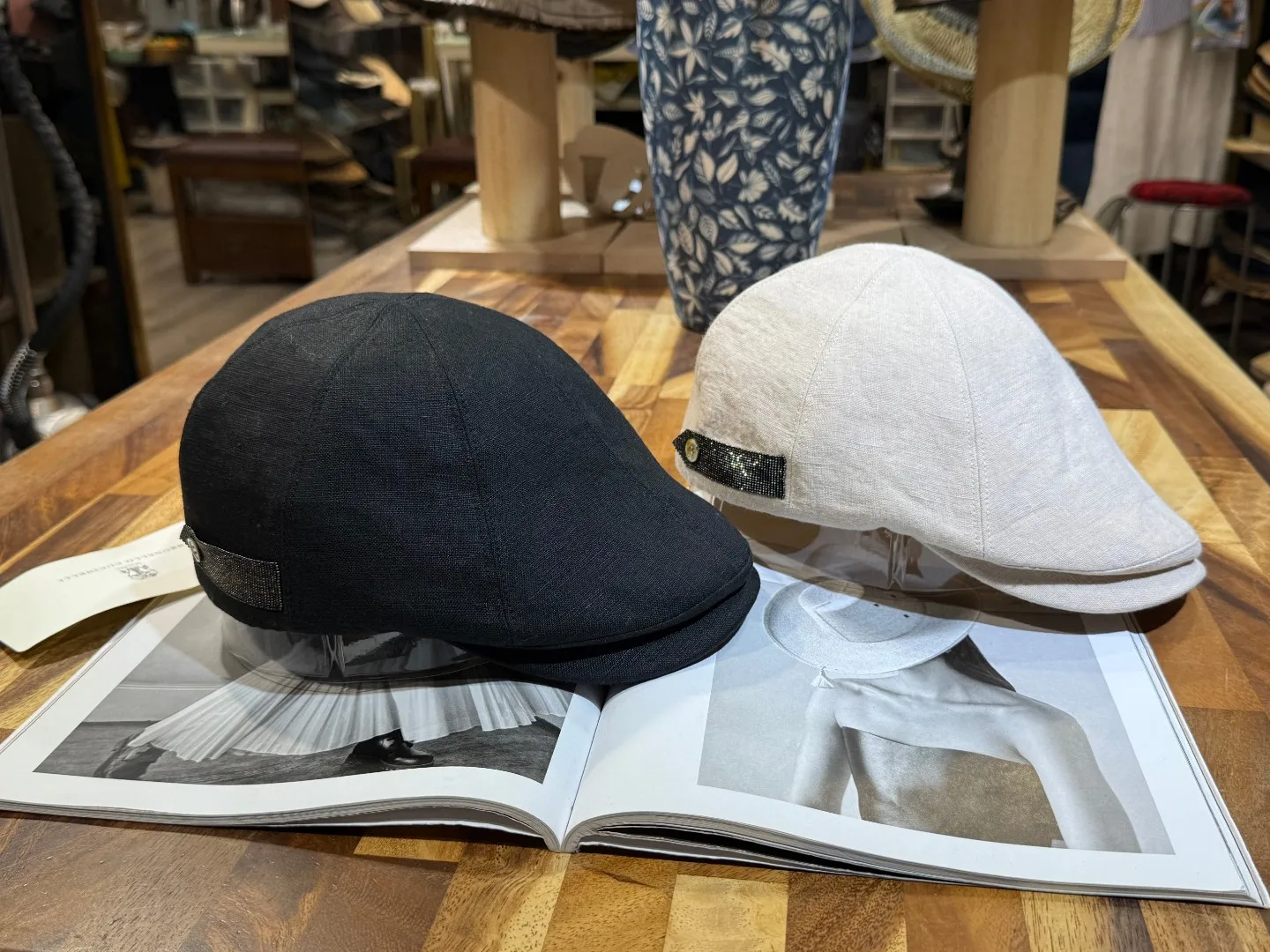 

New Women's Retro Linen Bead Chain Casual All-match Beret Hat