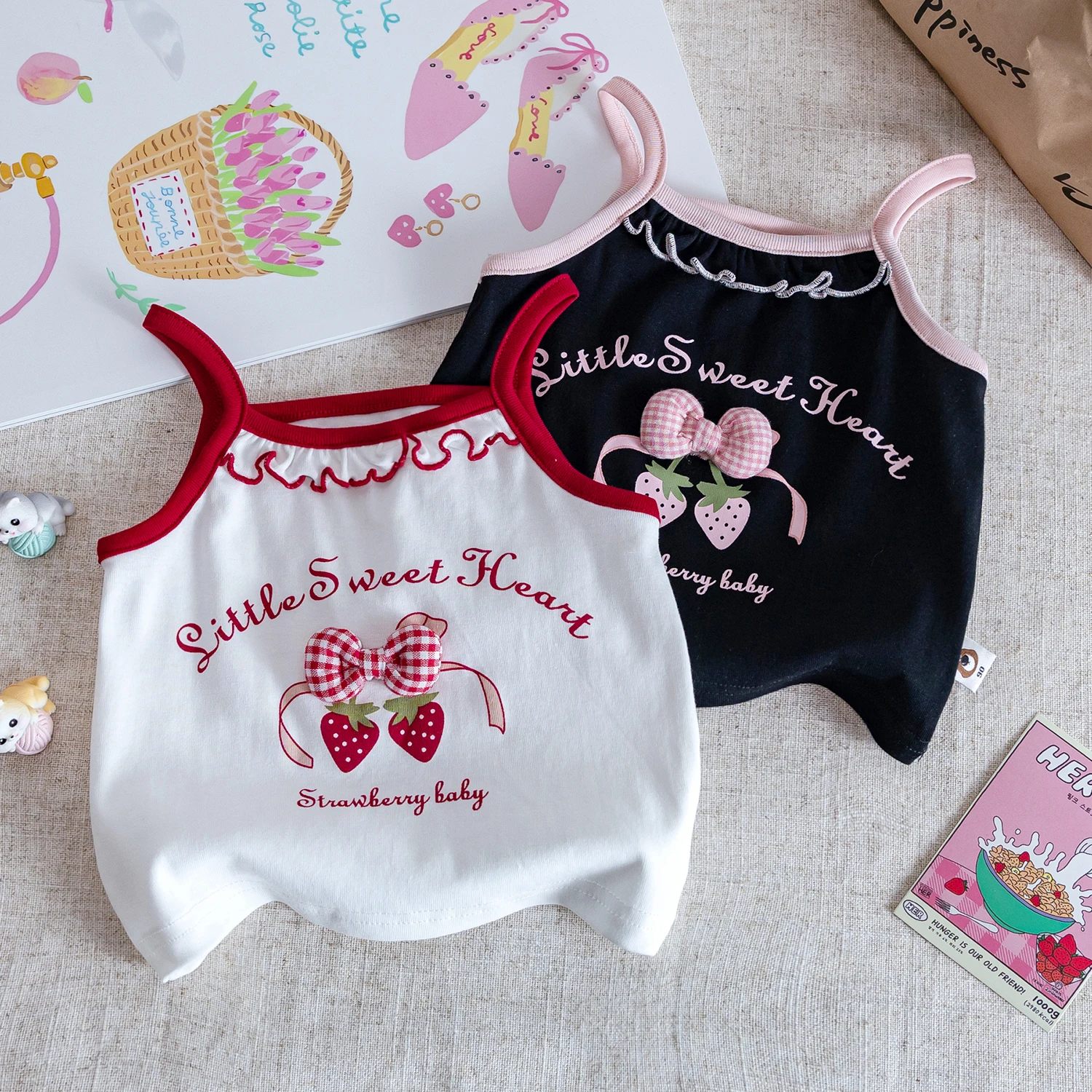 

Новая милая футболка без рукавов для маленьких девочек, корейский детский тонкий жилет, летняя милая майка с принтом для девочек, 2025 г.