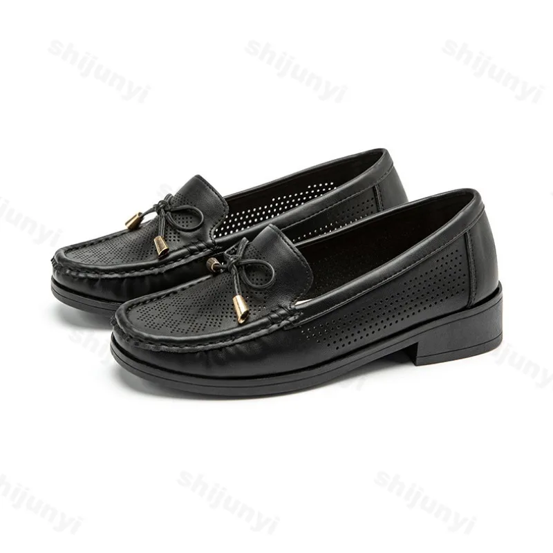 Wiosenne letnie buty damskie Miękkie podeszwy Lekkie mokasyny Wydrążone oddychające płaskie buty damskie Antypoślizgowe wygodne buty na co dzień
