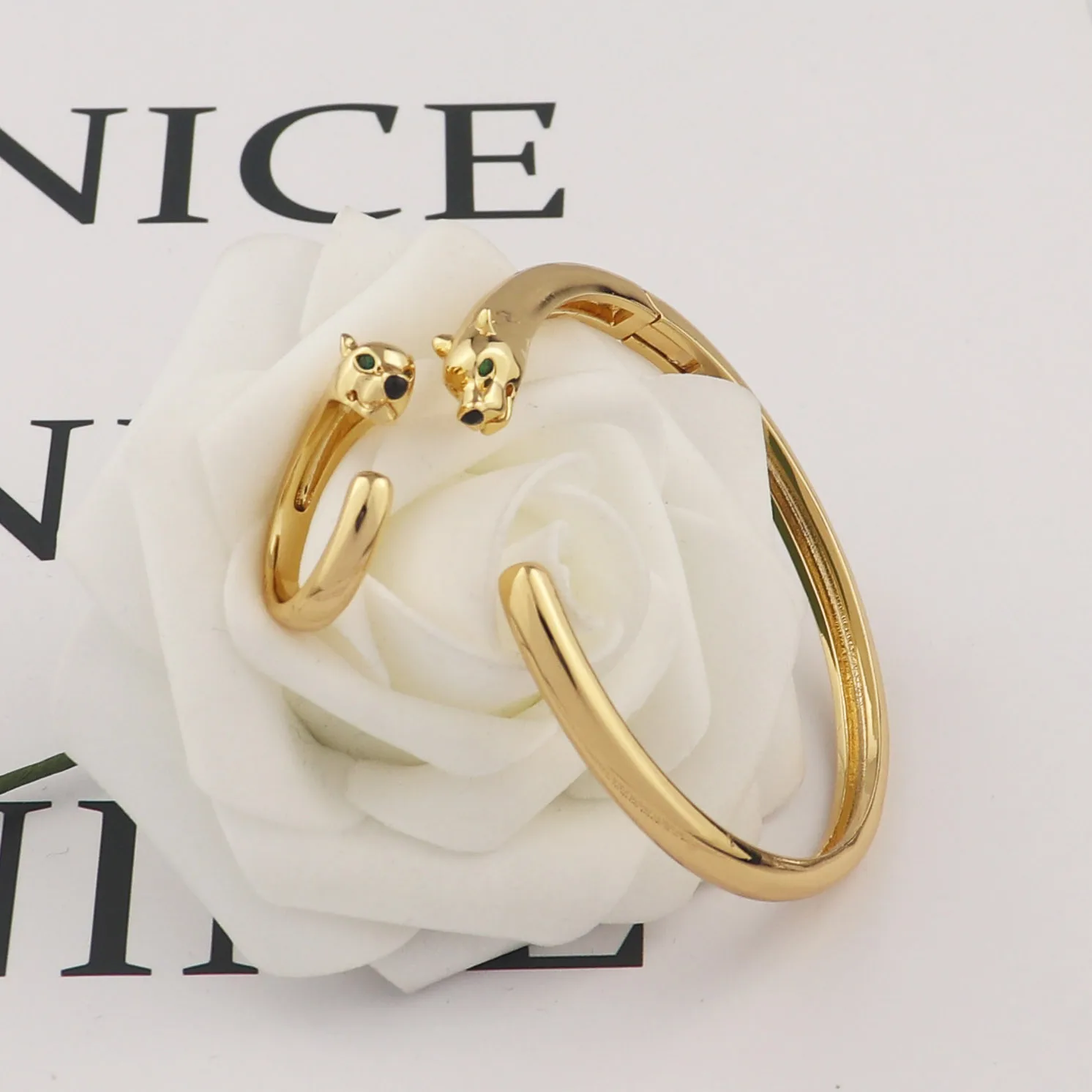 

Fashion classic brand green eye leopard head bracelet and ring set Dubai Europe hot Jewelry Set B1456