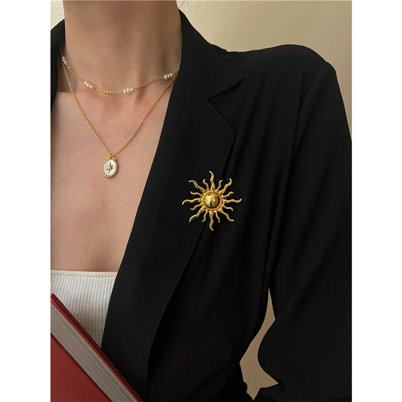 Fashion Retro Sun God Brooch for Women Men Sunflower Accessories Jewelry Broches Hijab Pins Scarf Buckles Plastron Jewelry