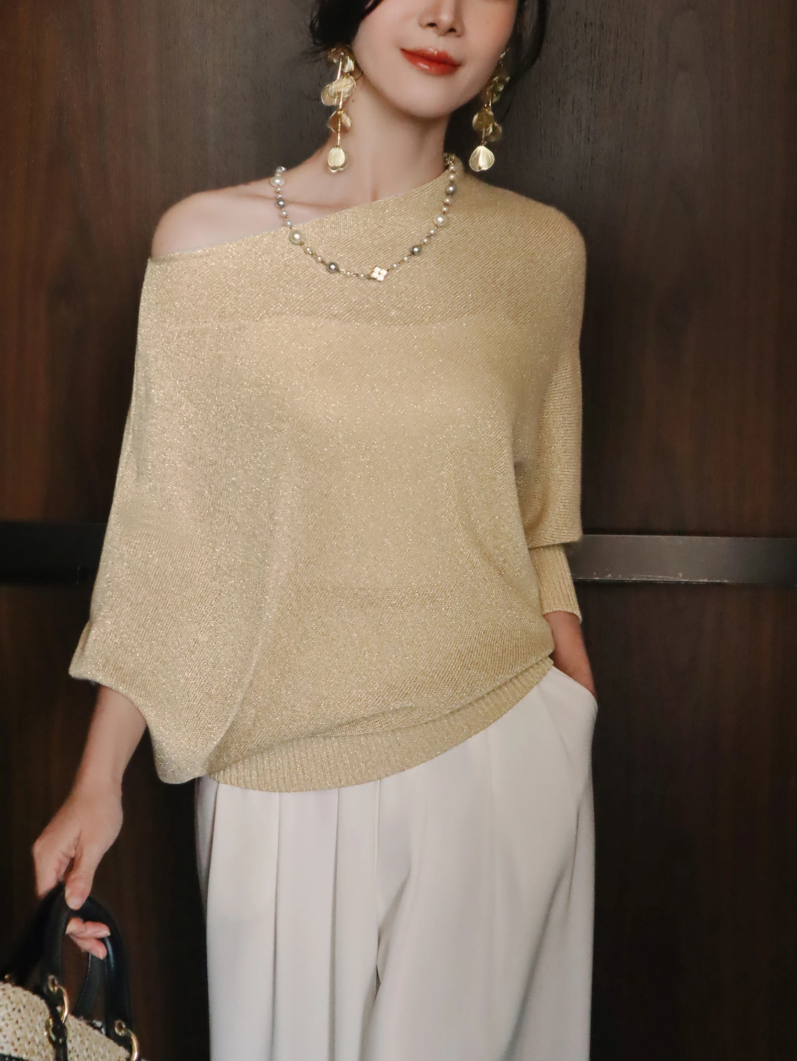 

Роскошный вязаный топ из вискозной смеси с открытыми плечами, свободного кроя, с рукавами «летучая мышь», в повседневном французском стиле, мягкий, яркий, с V-образным вырезом.