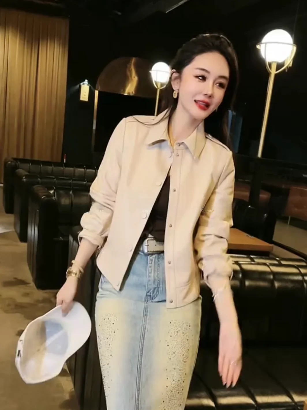 

Куртка женская из натуральной кожи в винтажном гонконгском стиле, ранняя весна 2026, свободный крой, воротник-стойка, на молнии